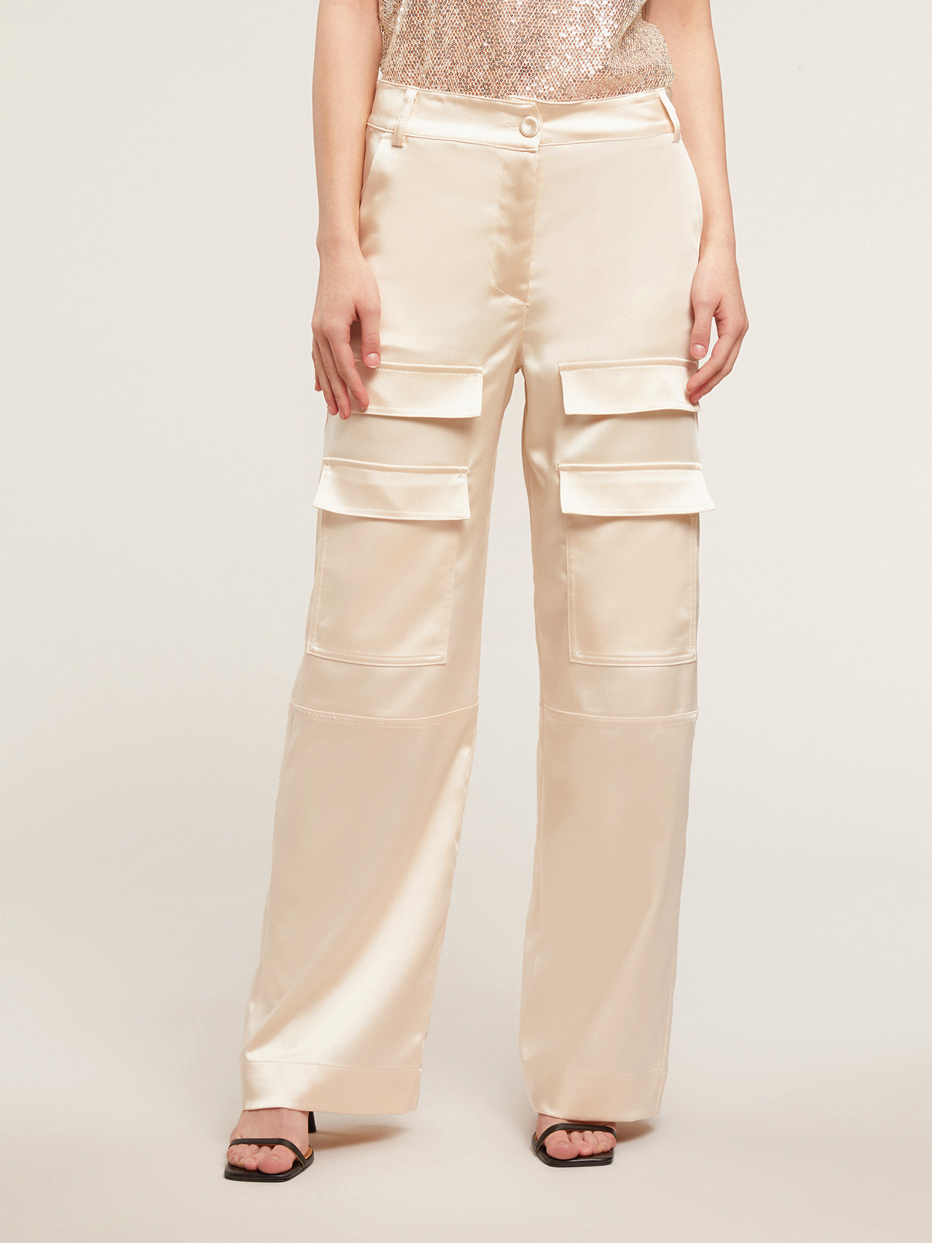 Cargohose aus Satin image number 0