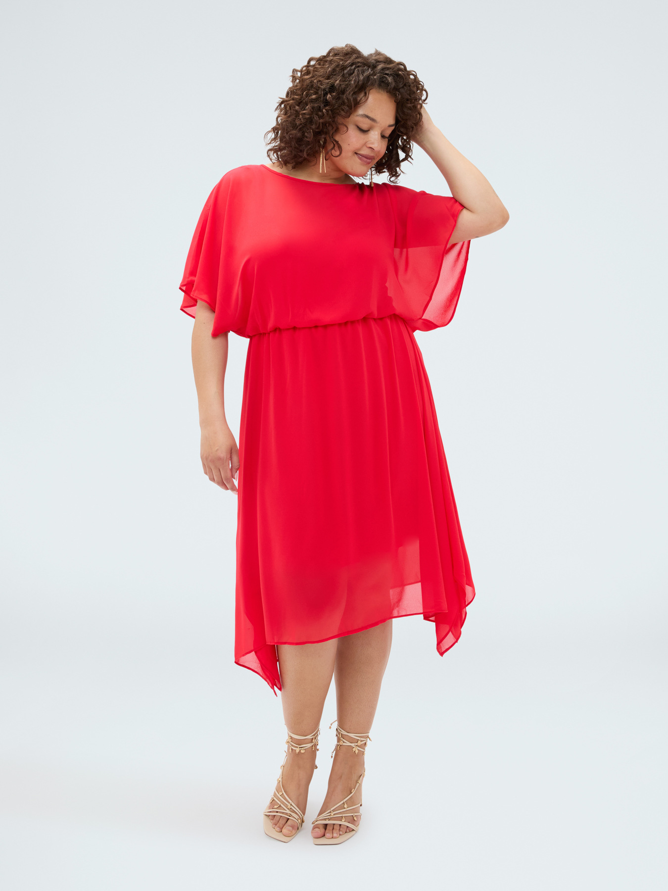 Kleid aus Georgette mit asymmetrischem Saum image number 2