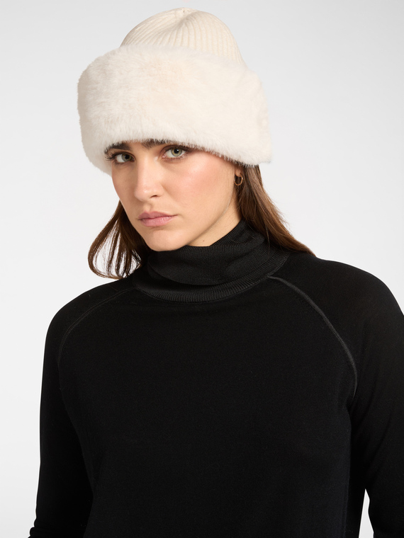 High-brimmed hat in faux fur