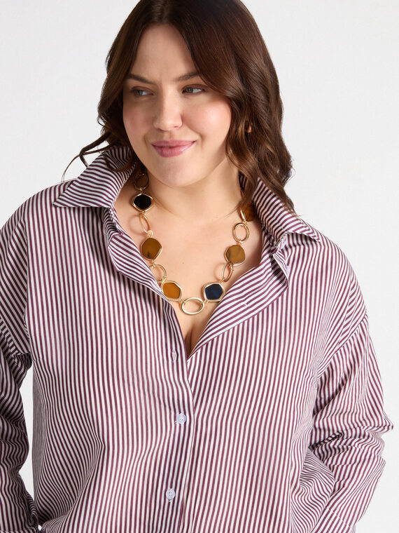 Necklace with coloured pendants