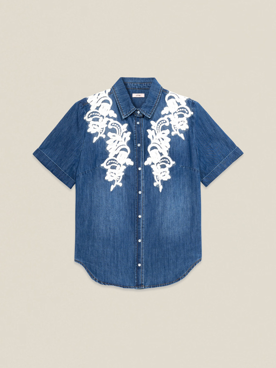 Chemise en jean avec broderie florale