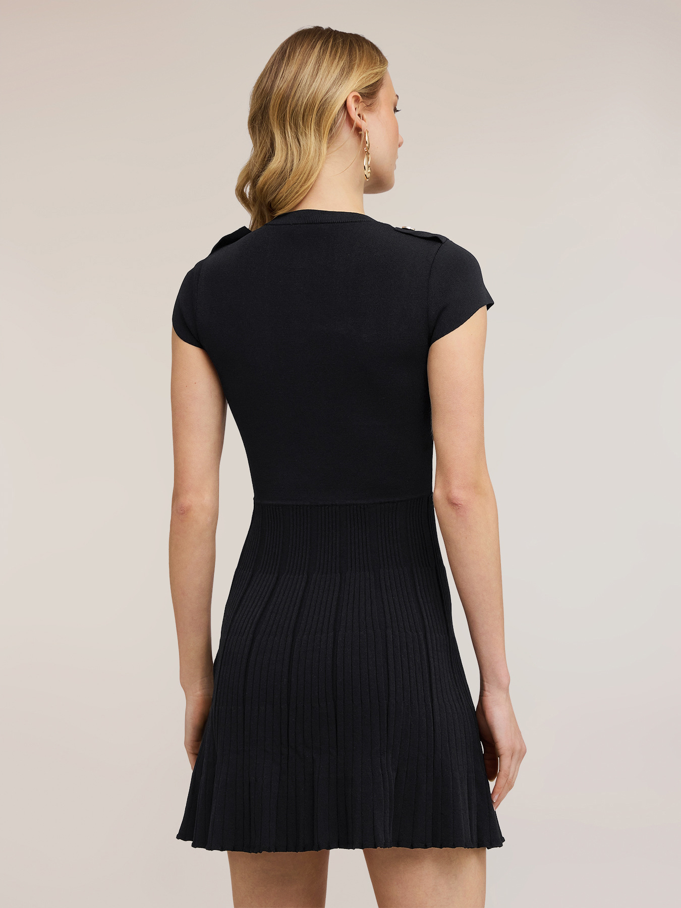 Flare knit dress with buttons image number 1