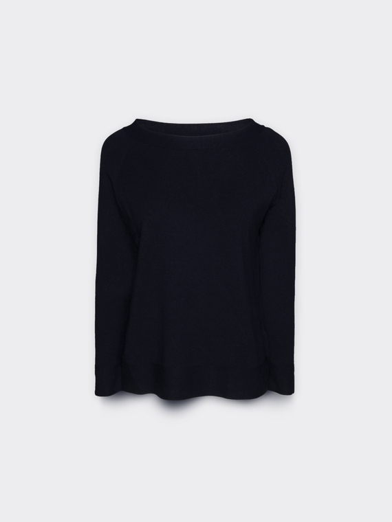 Basic sweater with boat neck