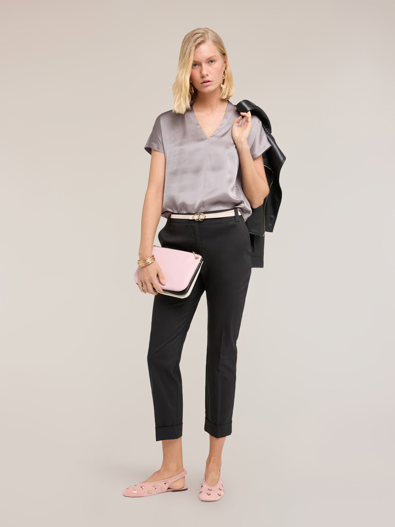 Zweistoffiges T-Shirt mit V-Ausschnitt image number 2