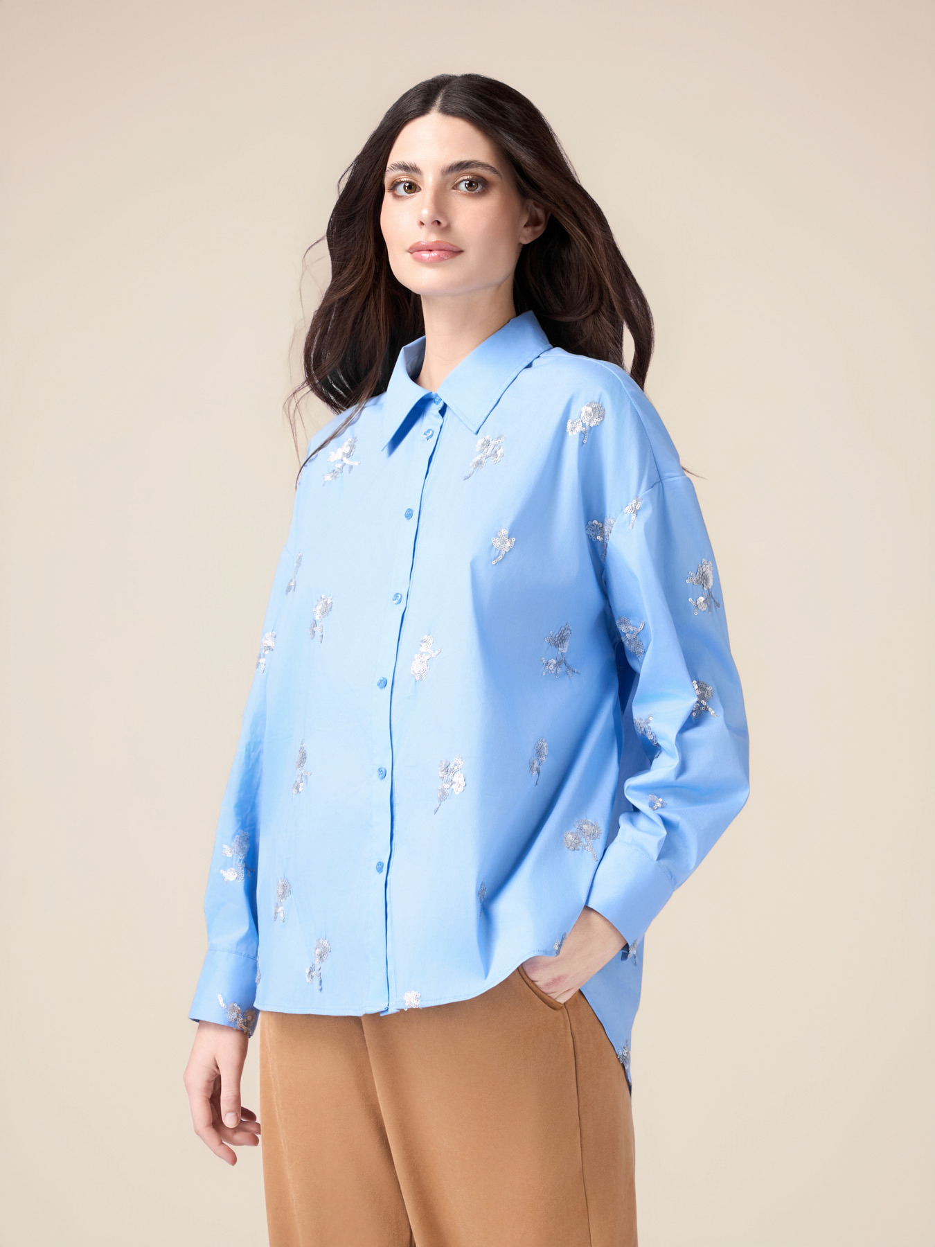 Chemise en popeline avec broderies florales image number 0