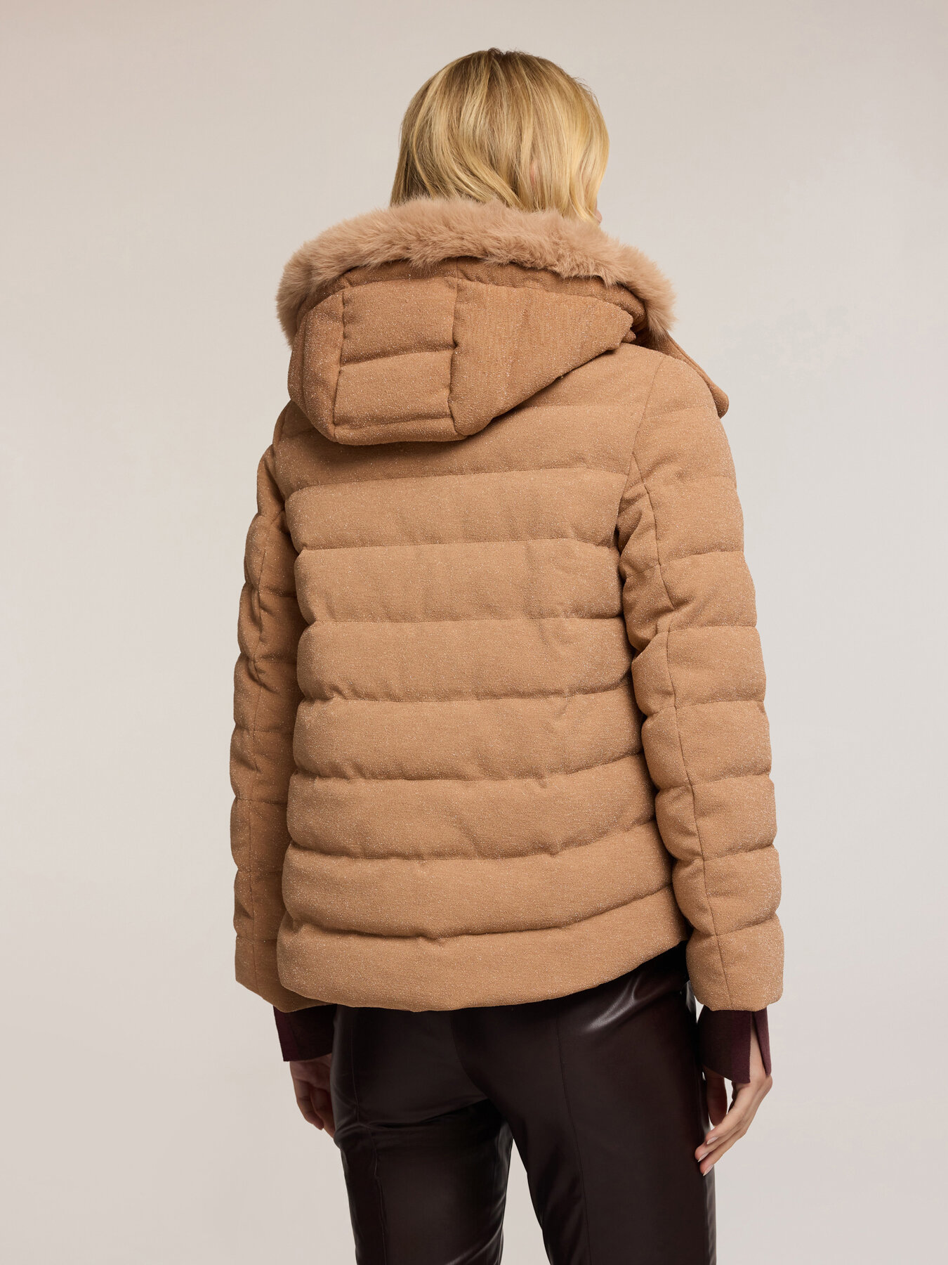 Schwere Glitzer-Daunenjacke mit Kapuze image number 1