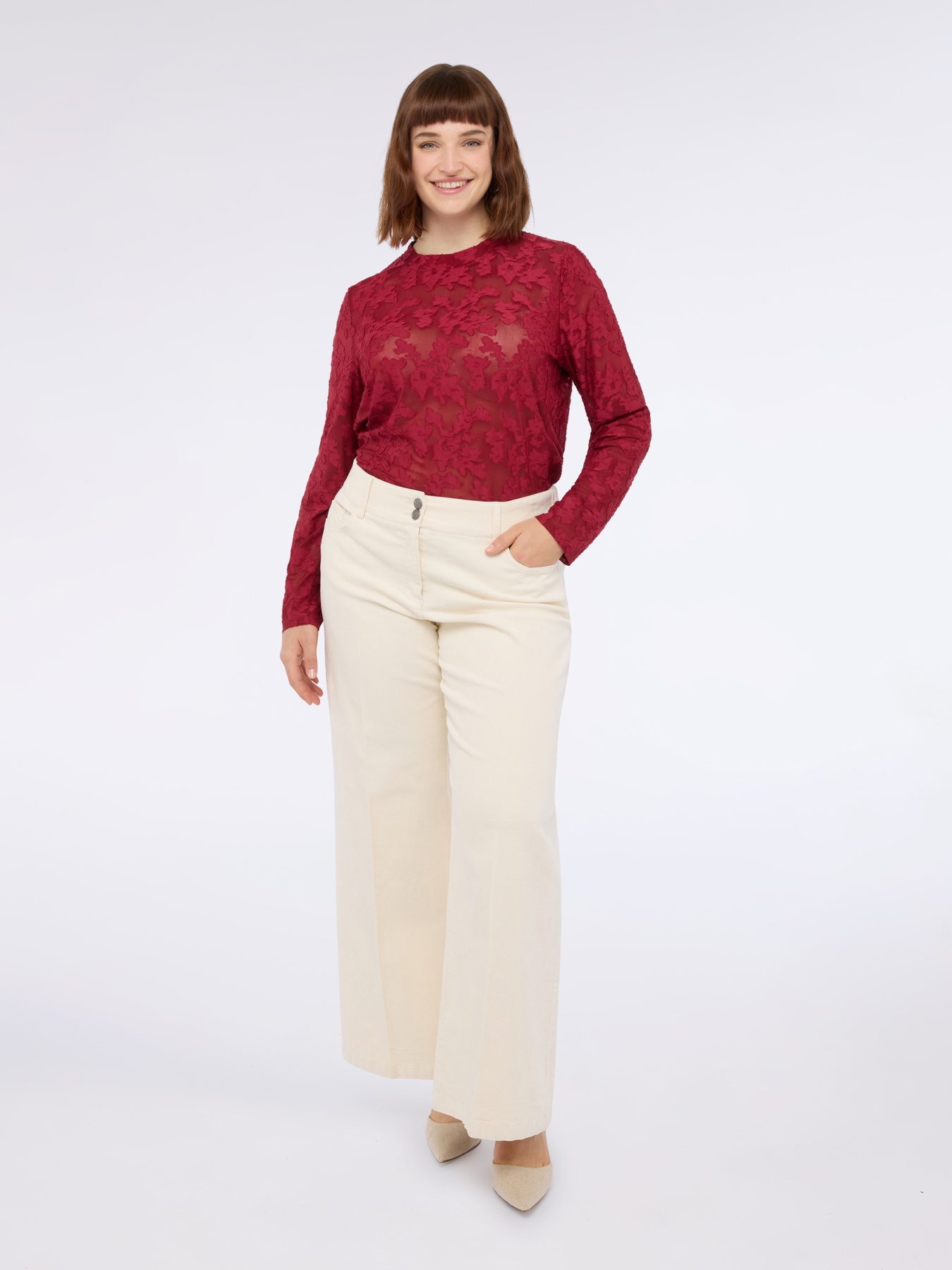 T-shirt in pizzo con motivo floreale image number 3