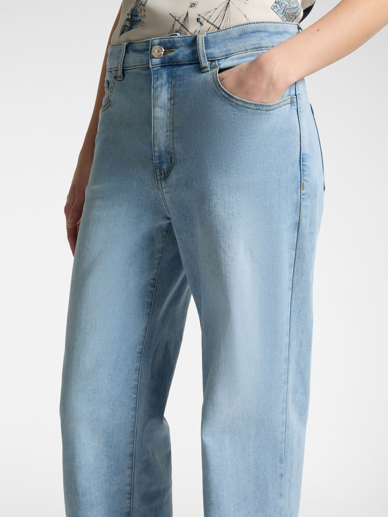 Mid wide leg 5 pocket jeans, "Wanda" image number 3