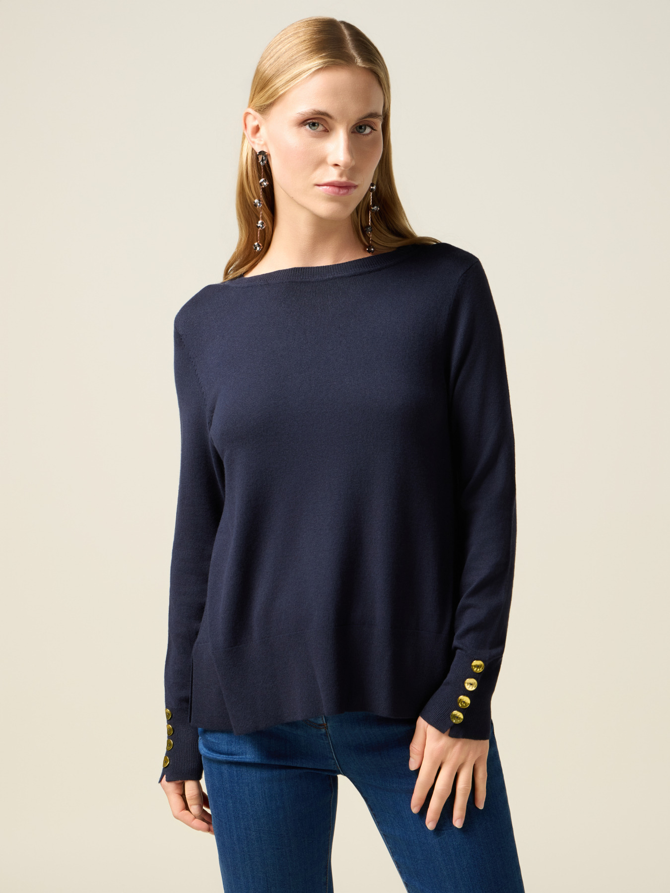 Maglia con bottoni decorativi image number 0