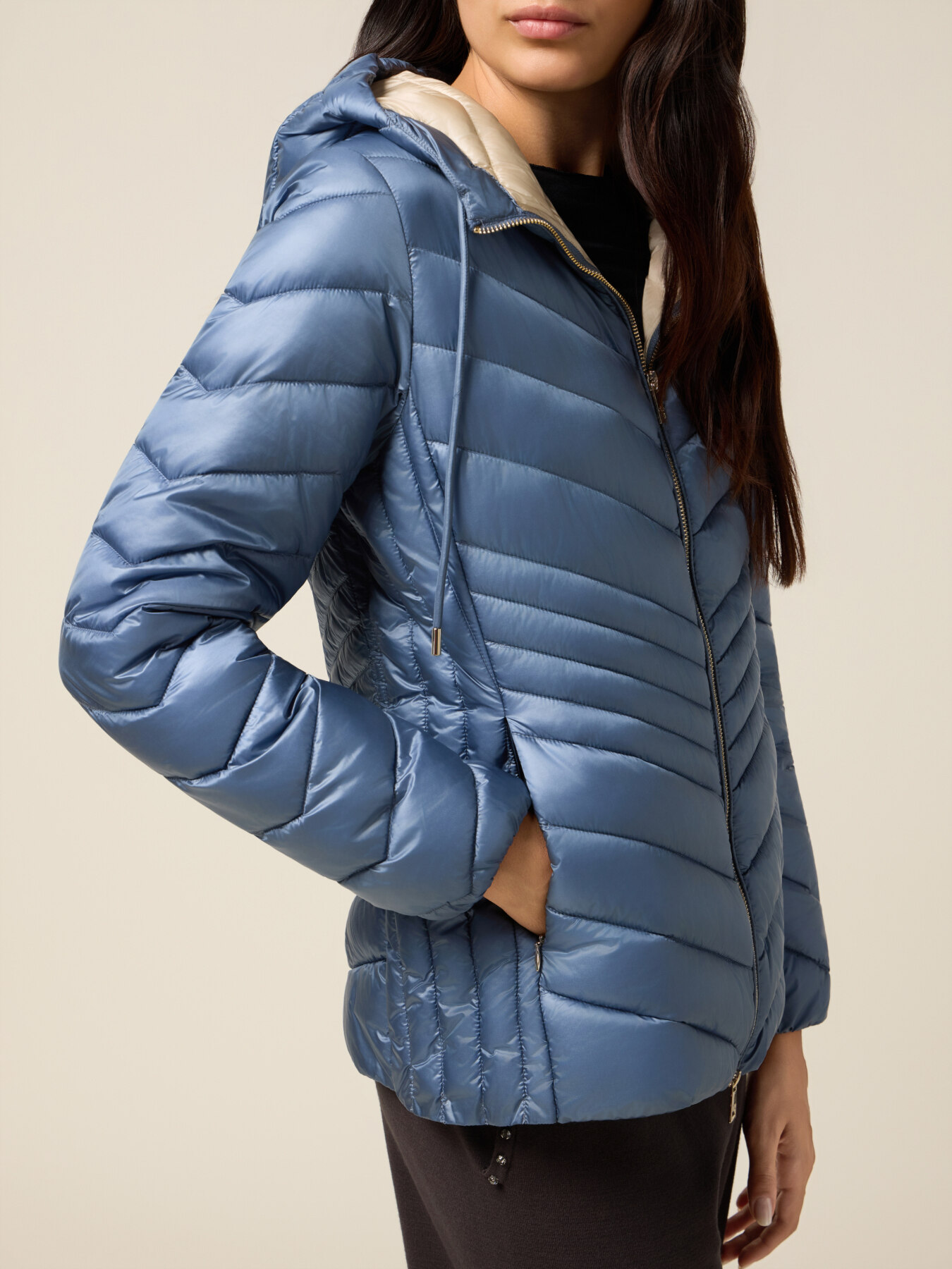Lightweight hooded down jacket image number 2