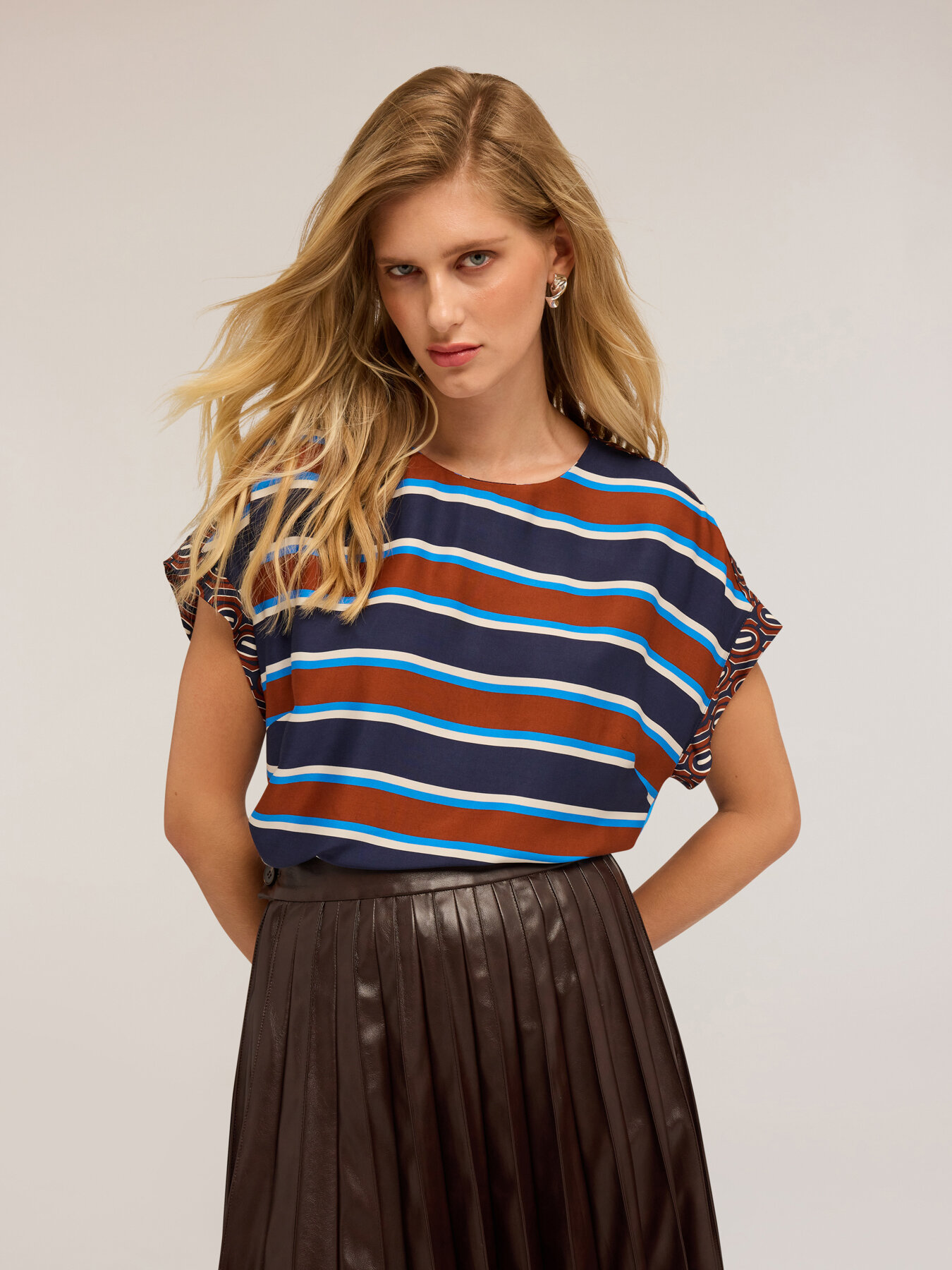 Striped pattern kimono blouse image number 3