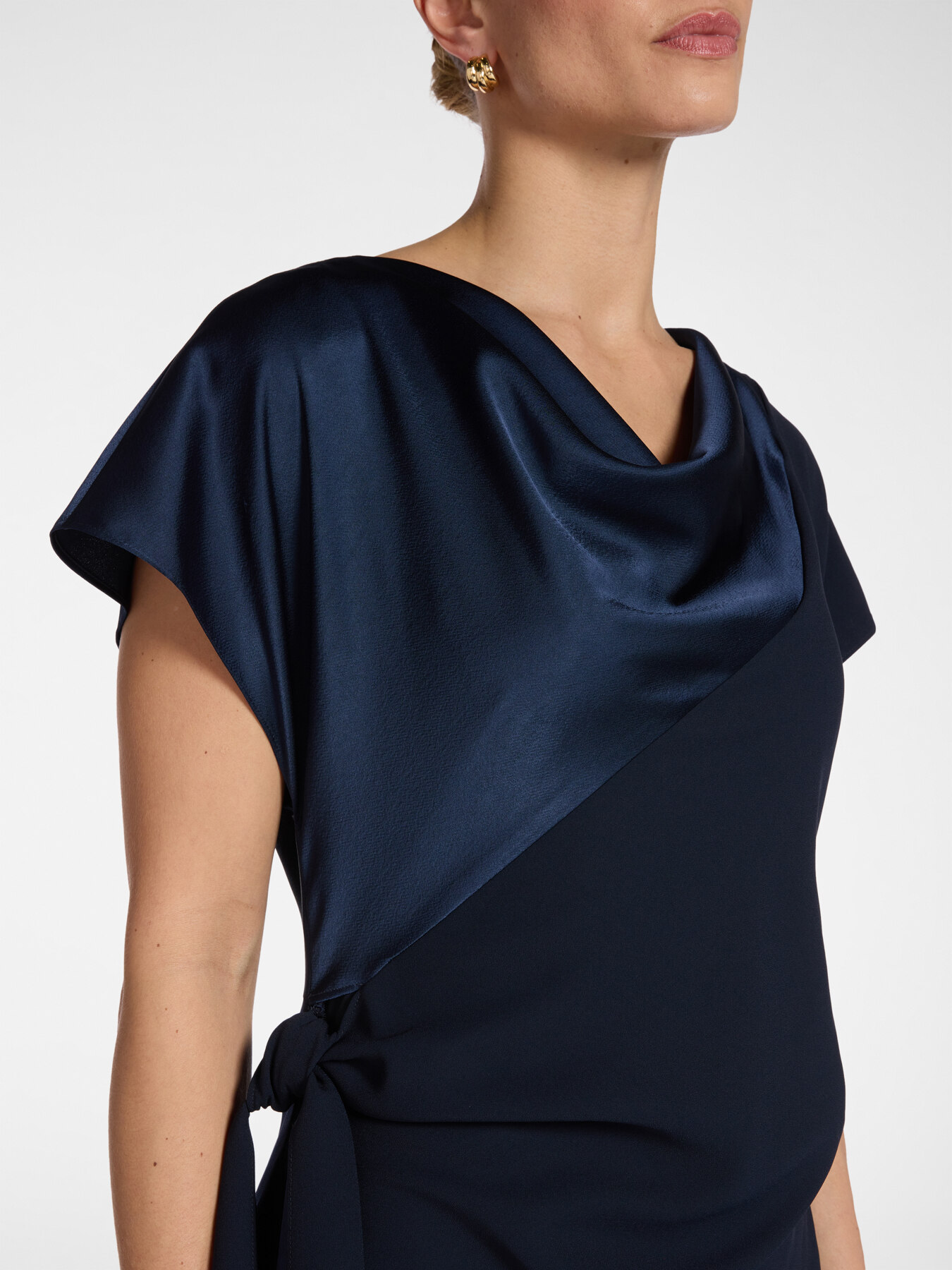 Abito lungo con nodo laterale image number 3