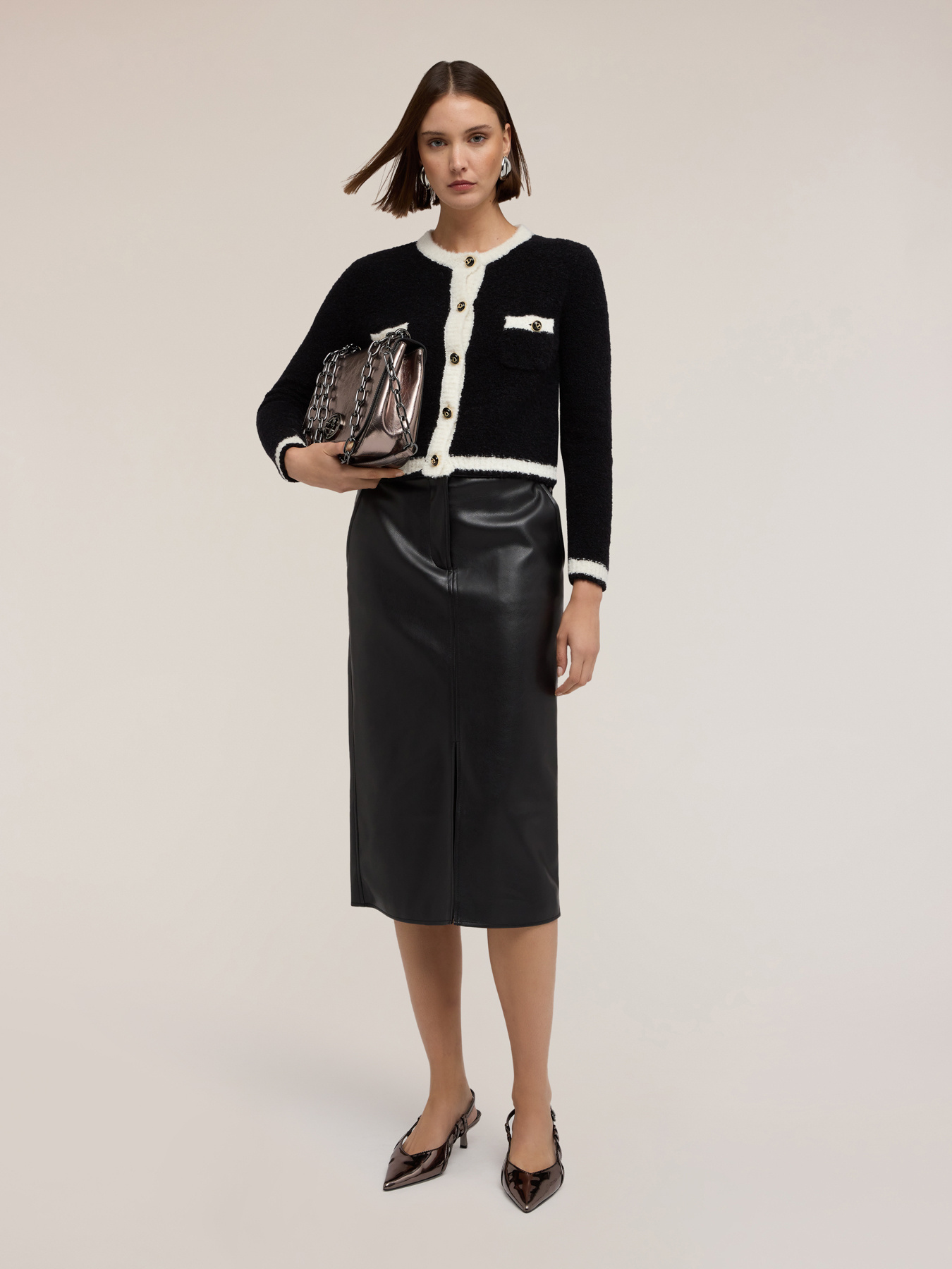 Short cardigan in bouclé knit image number 2