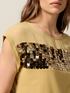 T-Shirt aus zwei Materialien mit Pailletten image number 2