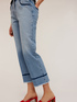Verkürzte Jeans in Hellblau image number 3