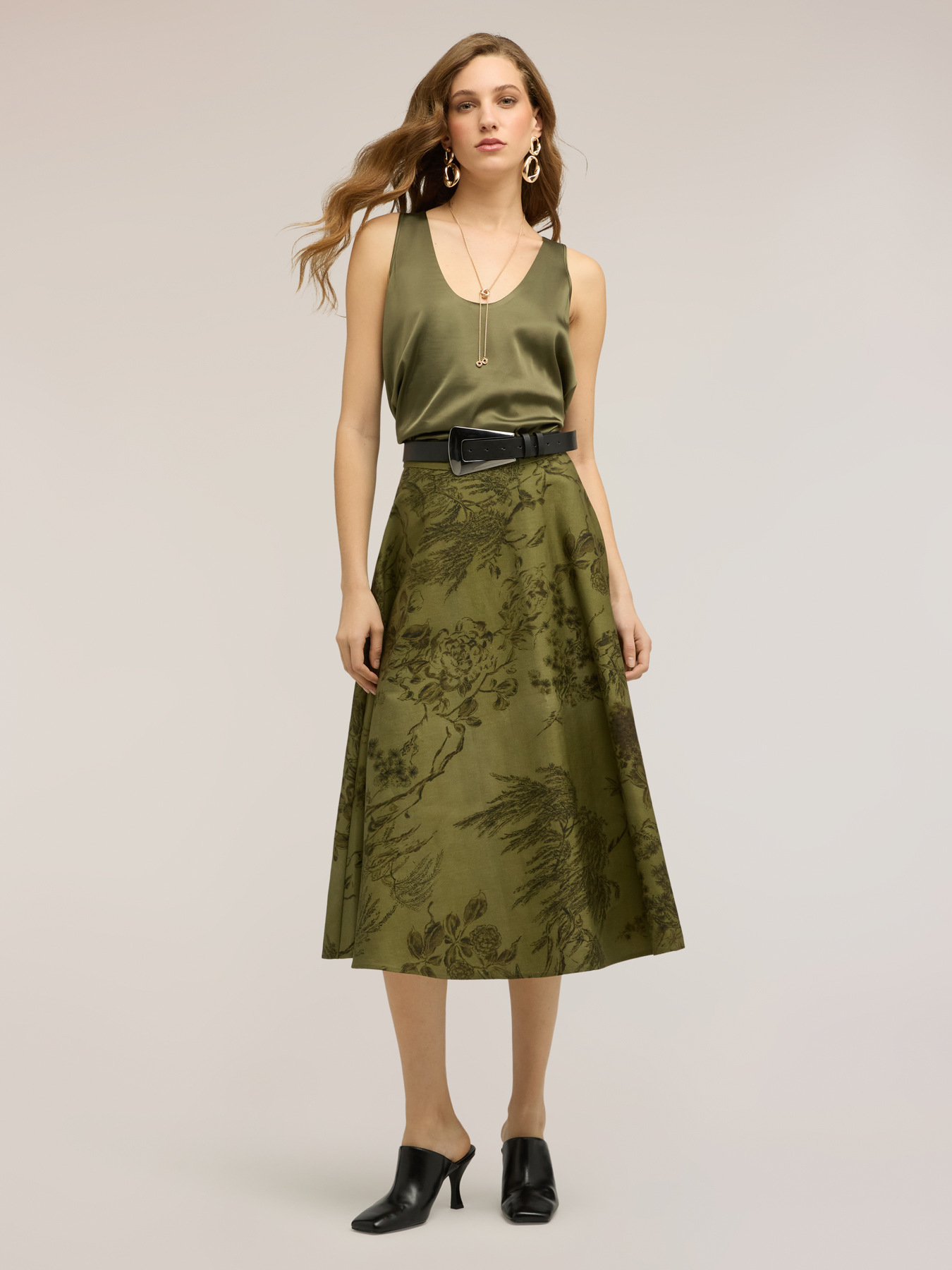 Wide shoulder satin top image number 2