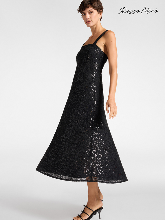 Robe en dentelle et paillettes