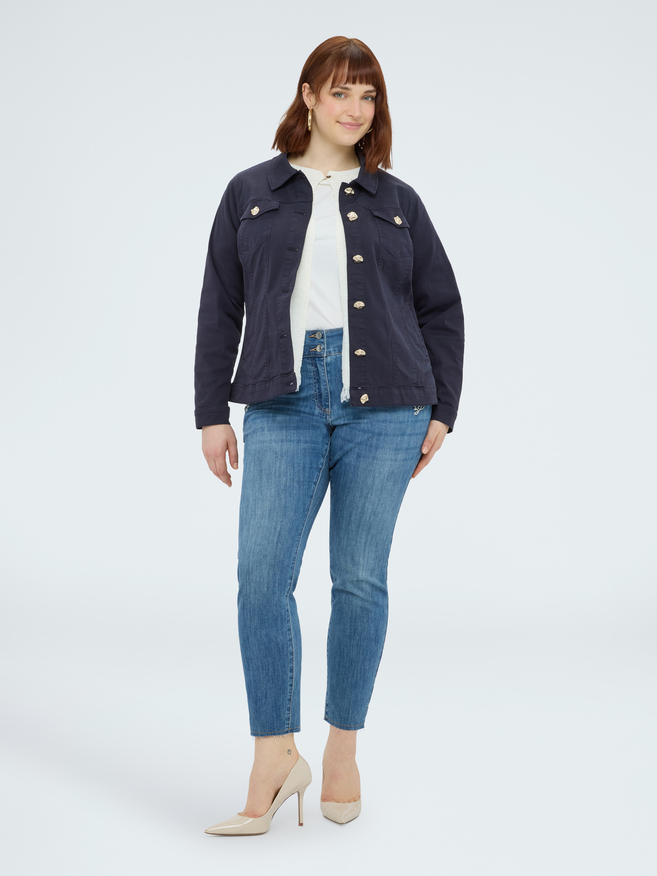 Giacca denim con bottoni decorativi image number 2