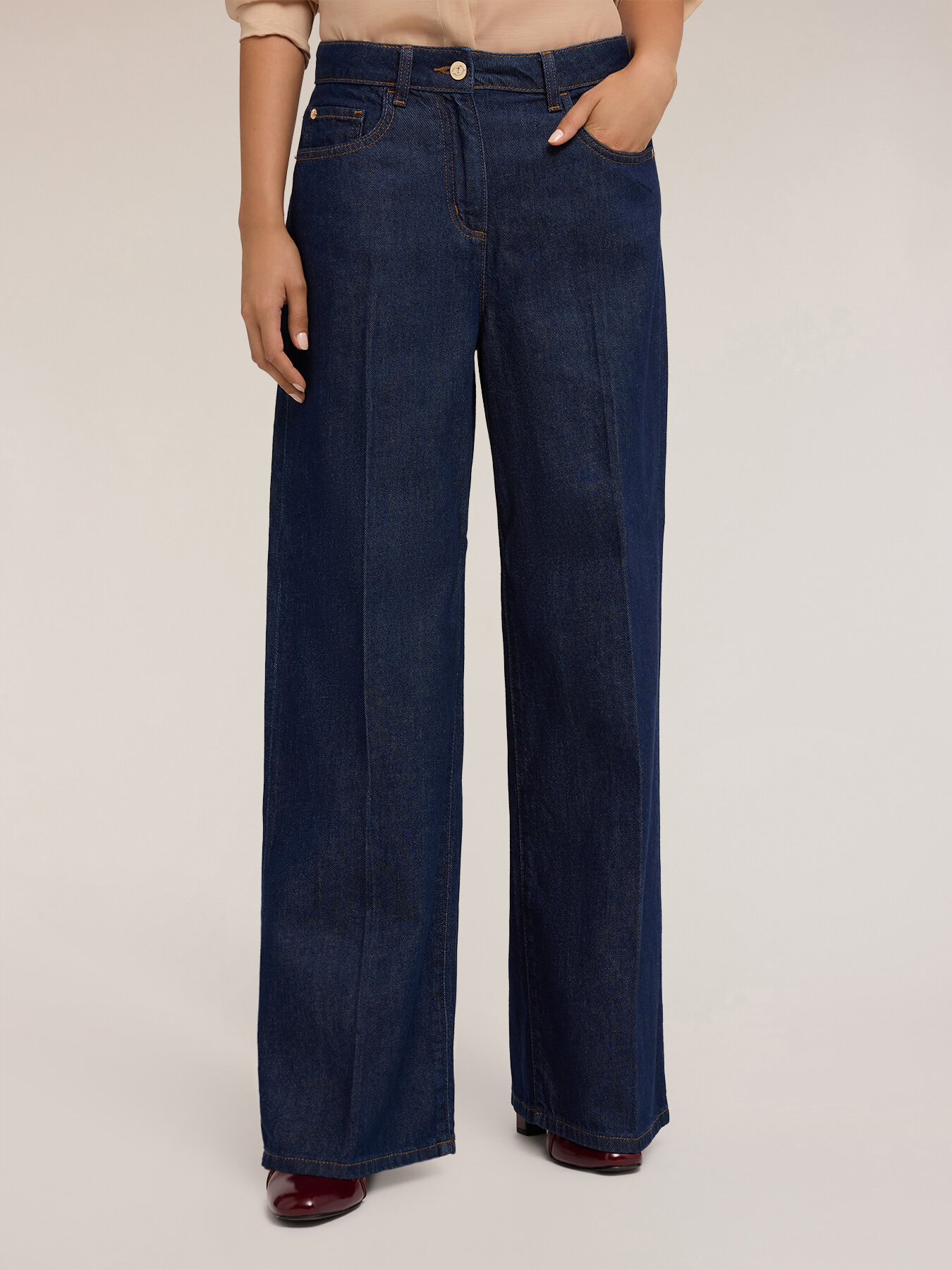 Wide leg slouchy jeans in mixed TENCEL™ image number 0