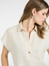 Short-sleeve linen blouse image number 3