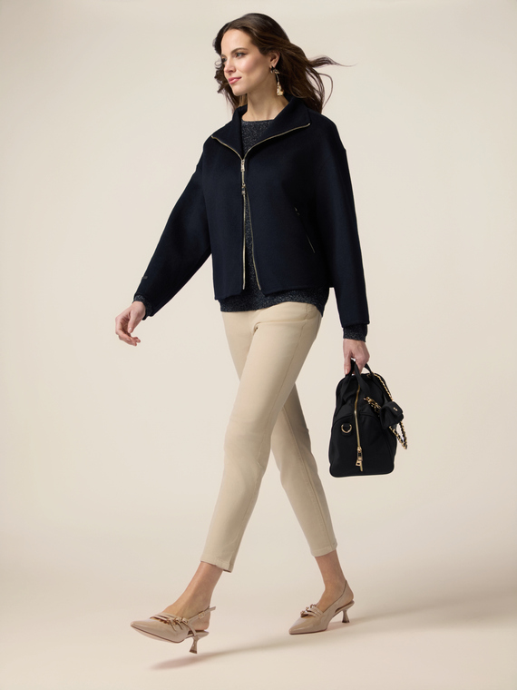 Skinny pants in cotton and Tencel with jewel button