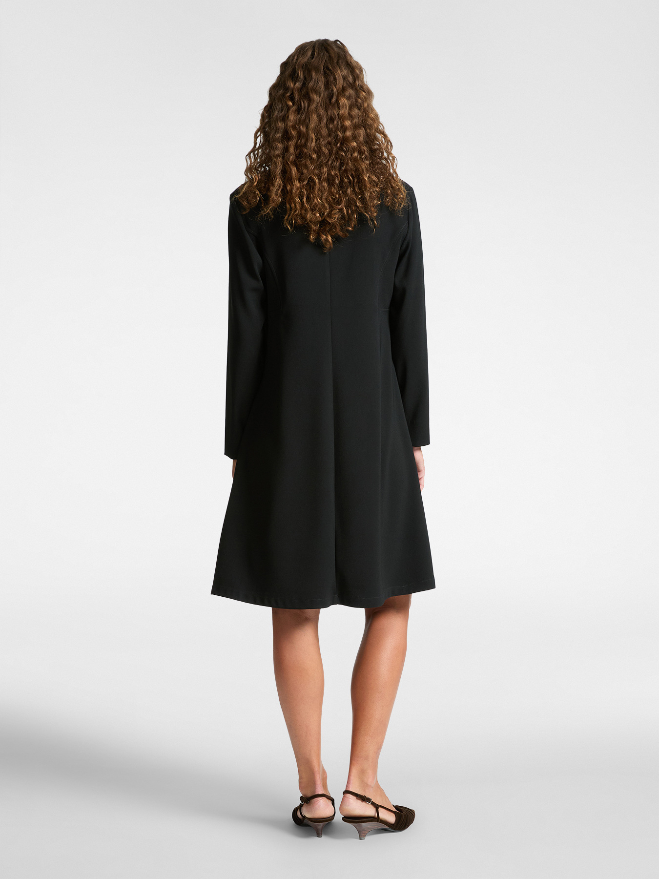 Robe avec collier monogramme image number 1