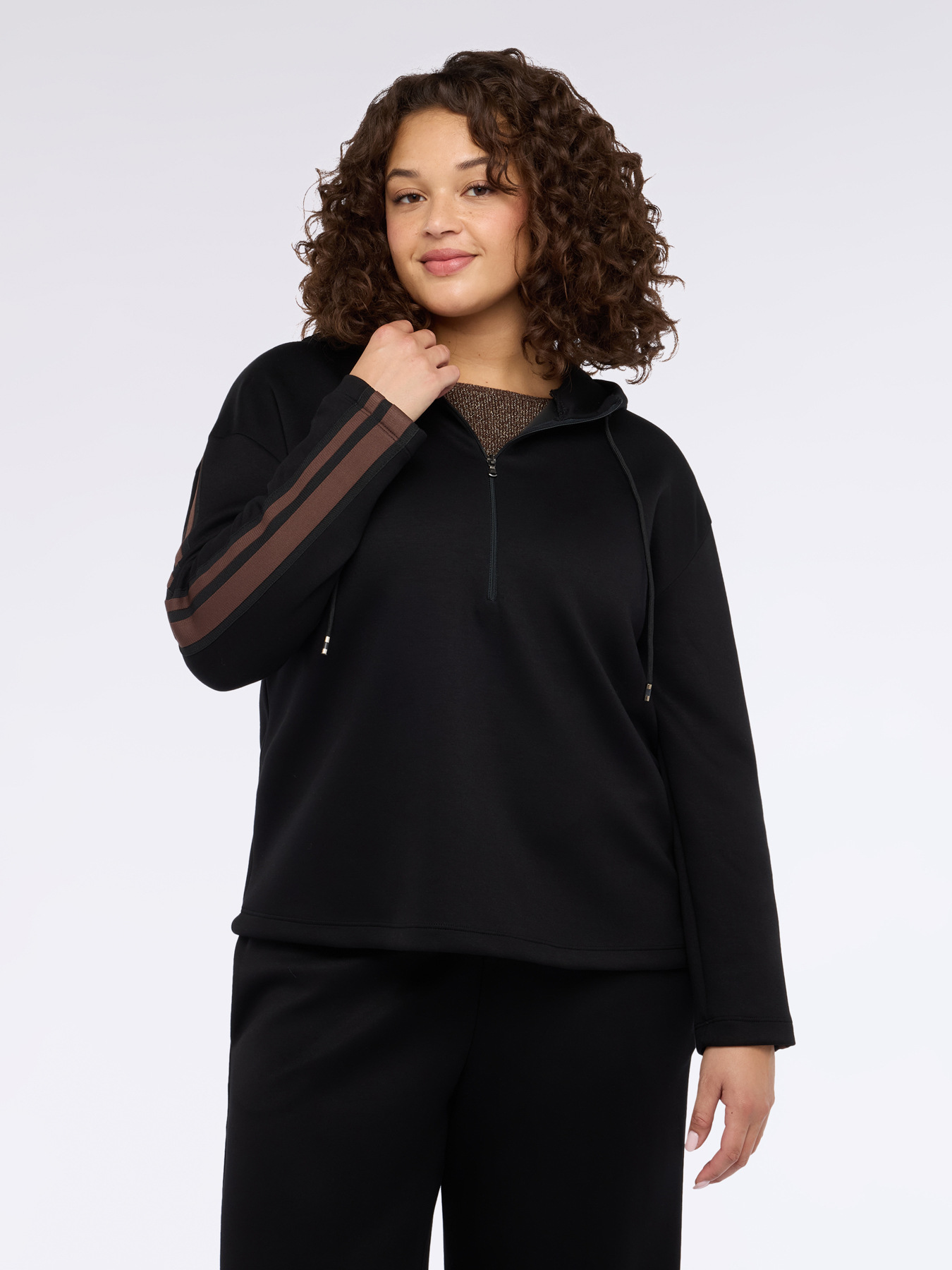 Felpa con cappuccio in scuba image number 3