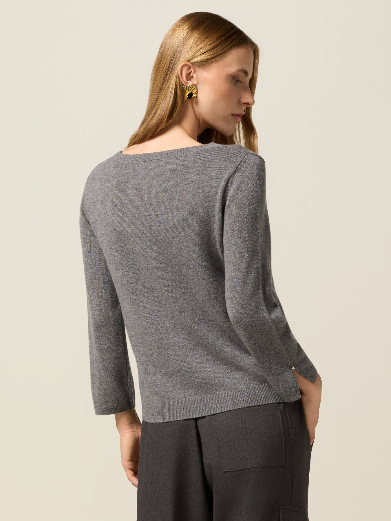 Maglia in lana e cashmere con bottoni image number 1