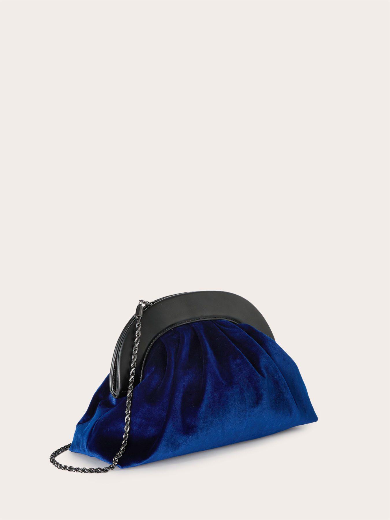 Pochette en velours image number 3