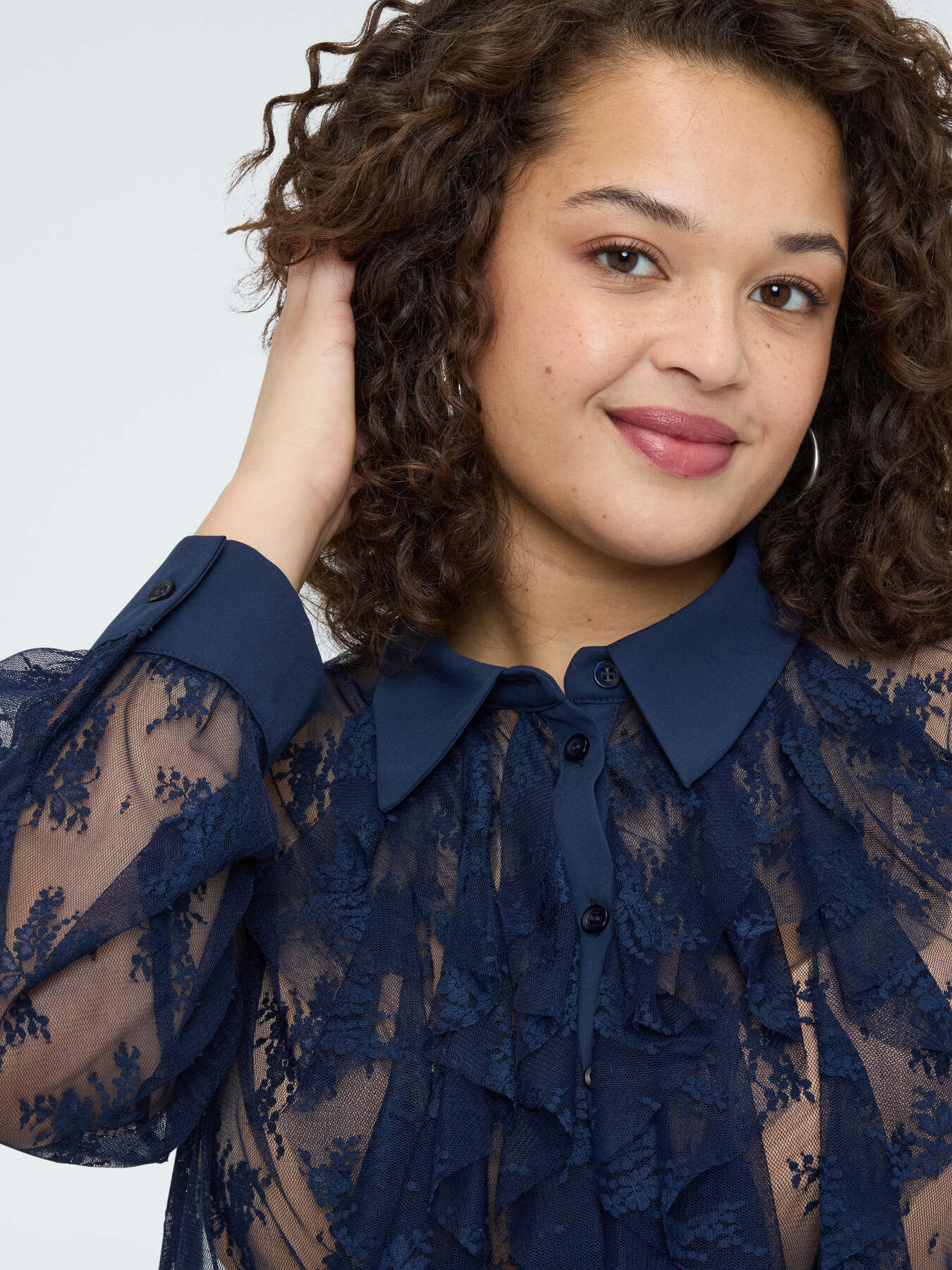 Spitzenbluse mit R&uuml;schen image number 3