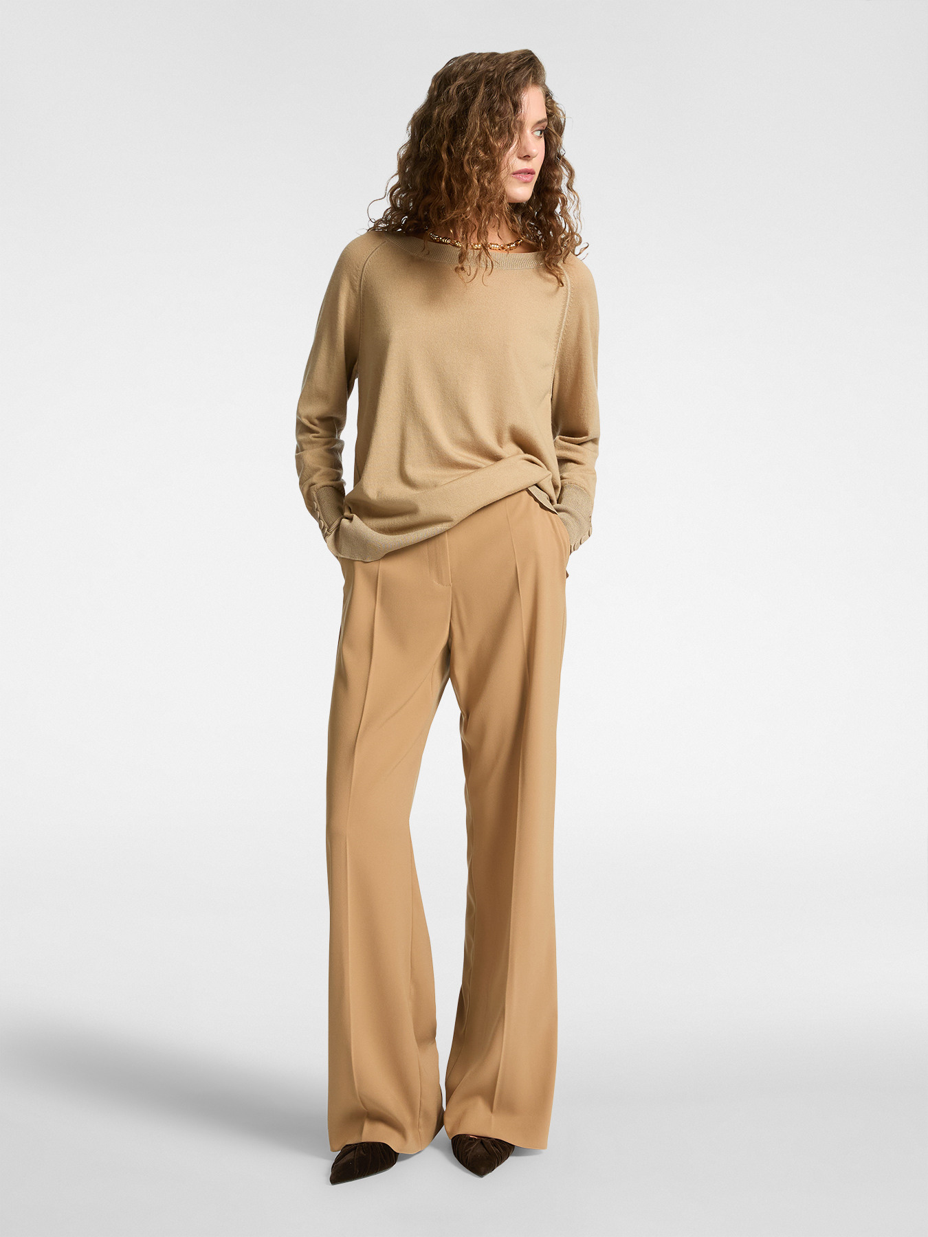 Weicher Pullover mit Knöpfen image number 2