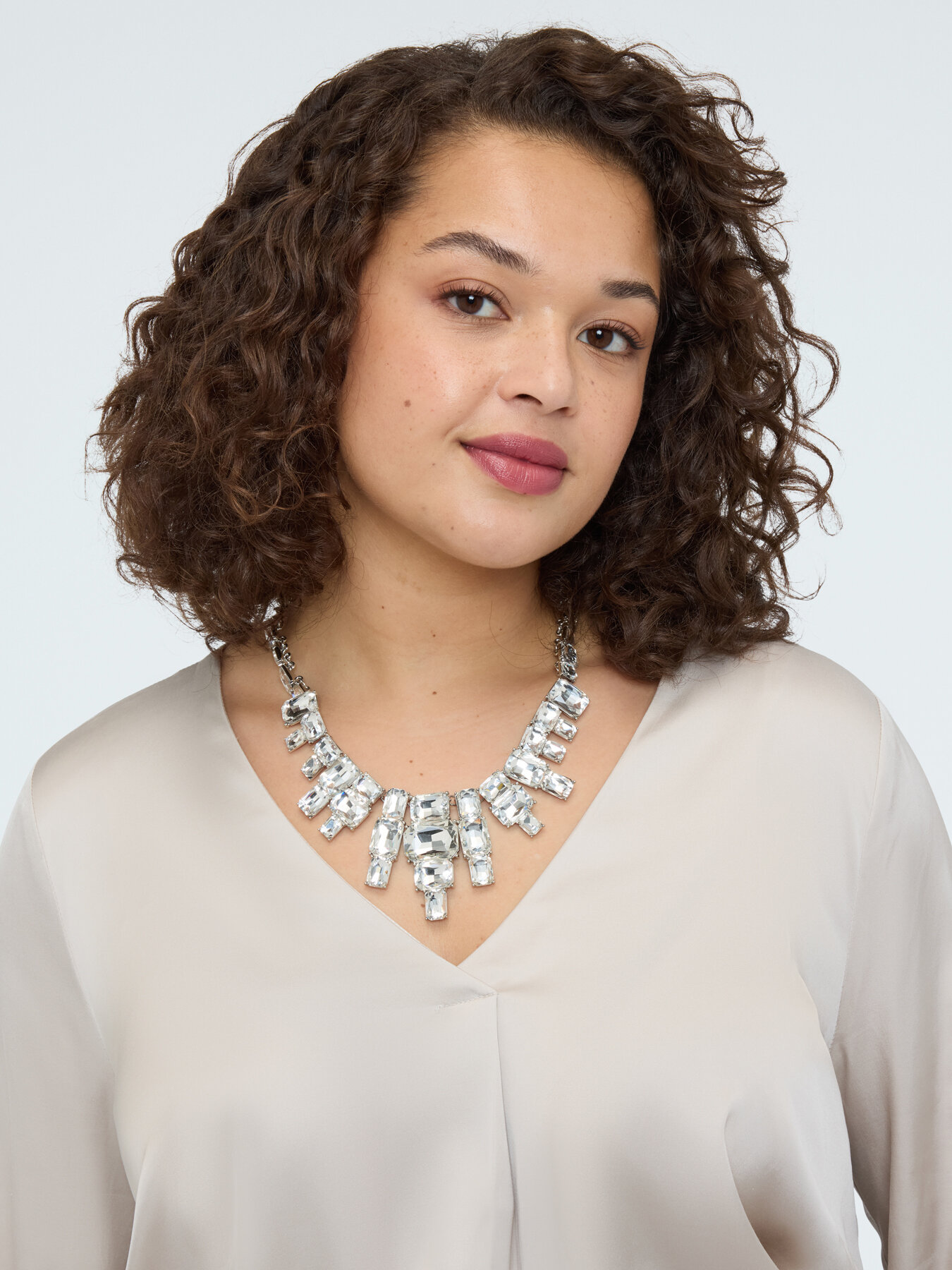 Cascade crystal necklace image number 0