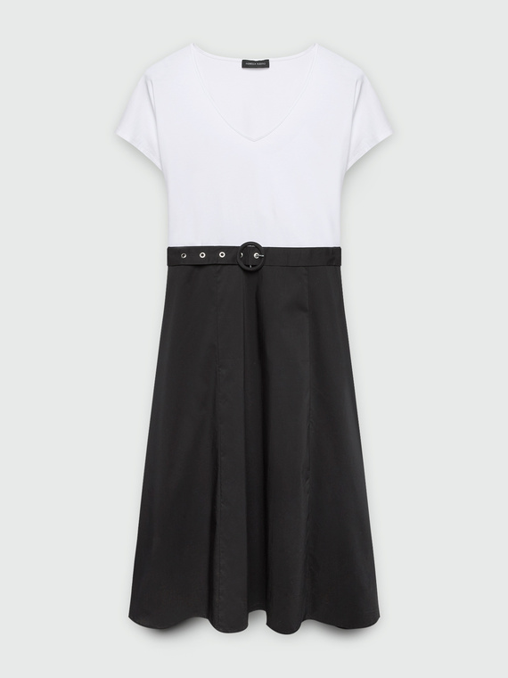 Schwarz-weißes Kleid aus zwei Materialien