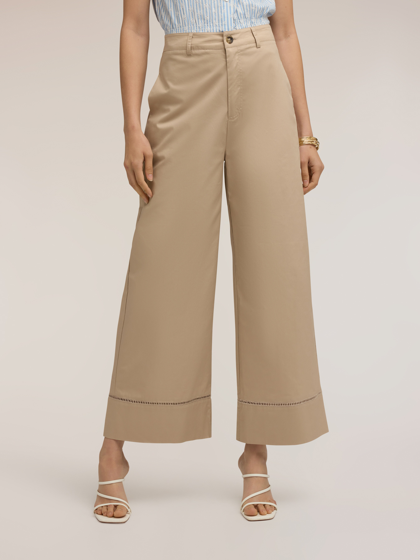 Pantalon large avec d&eacute;tail ajour&eacute; image number 2