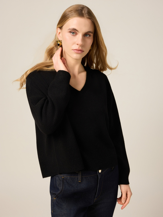 Viscose blend V-neck sweater