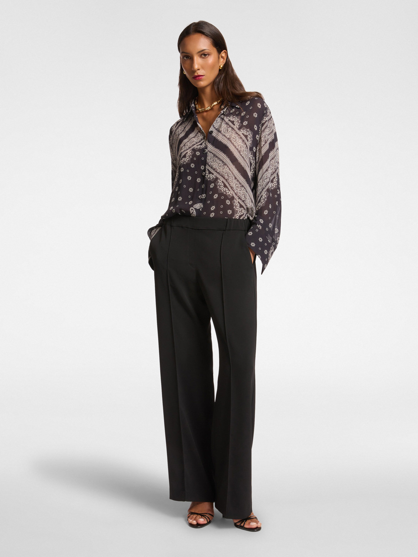 Camisa con estampado de bufanda image number 2