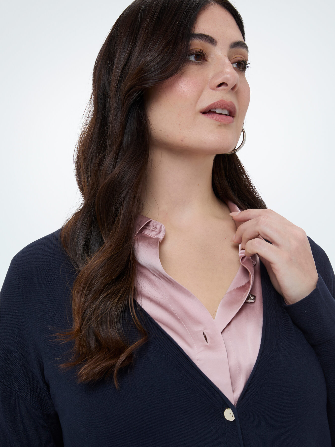 V-neck cardigan with buttons image number 2