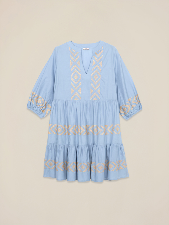 Vestido flare con bordados