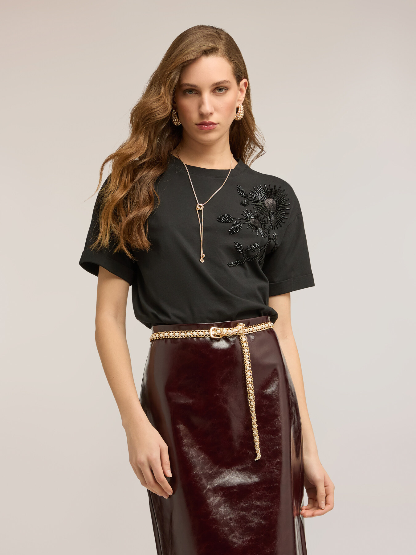 Jersey t-shirt with floral appliqu&eacute;s image number 3