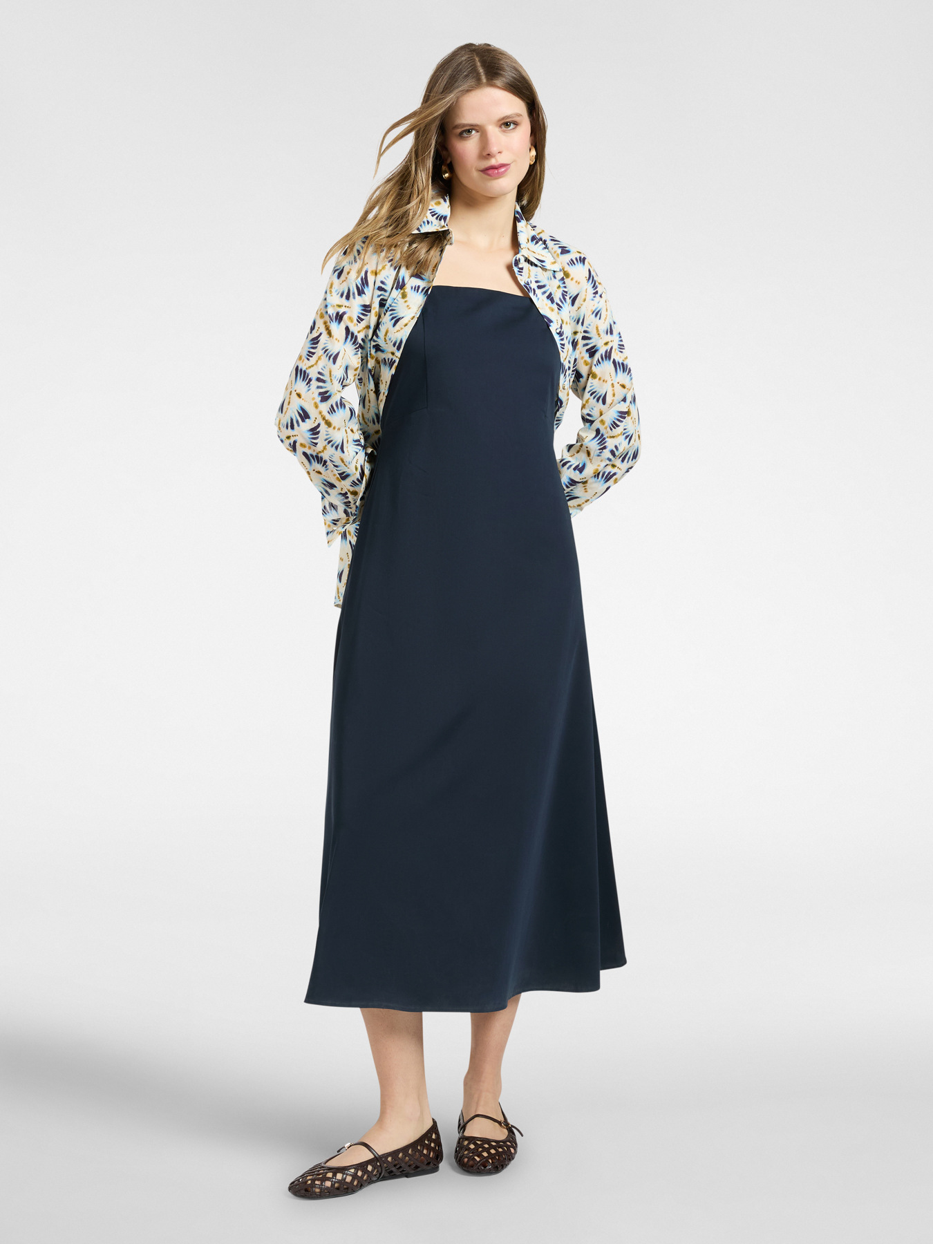 Langes Kleid aus Baumwollmischsatin image number 2