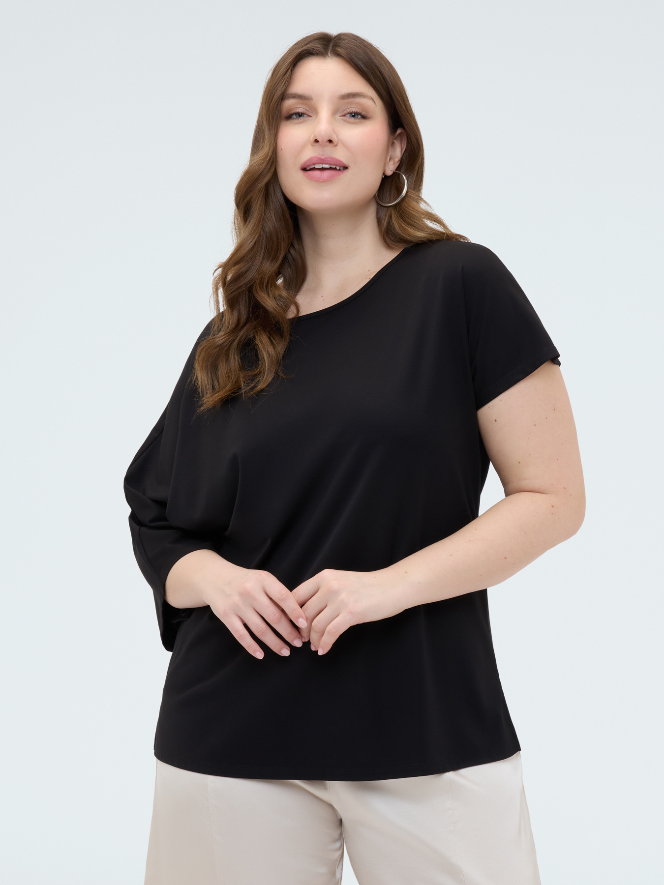 Asymmetric sleeve T-shirt image number 2