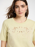 T-shirt com bordado floral image number 3