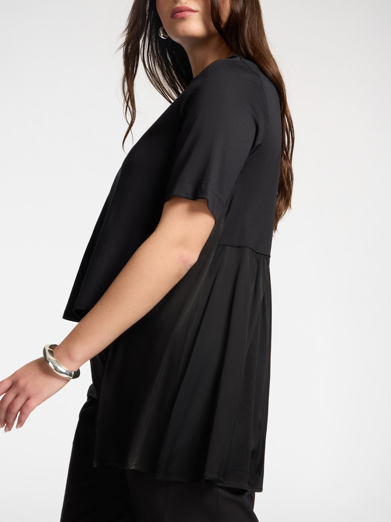 T-shirt in cotone con volant dietro image number 3