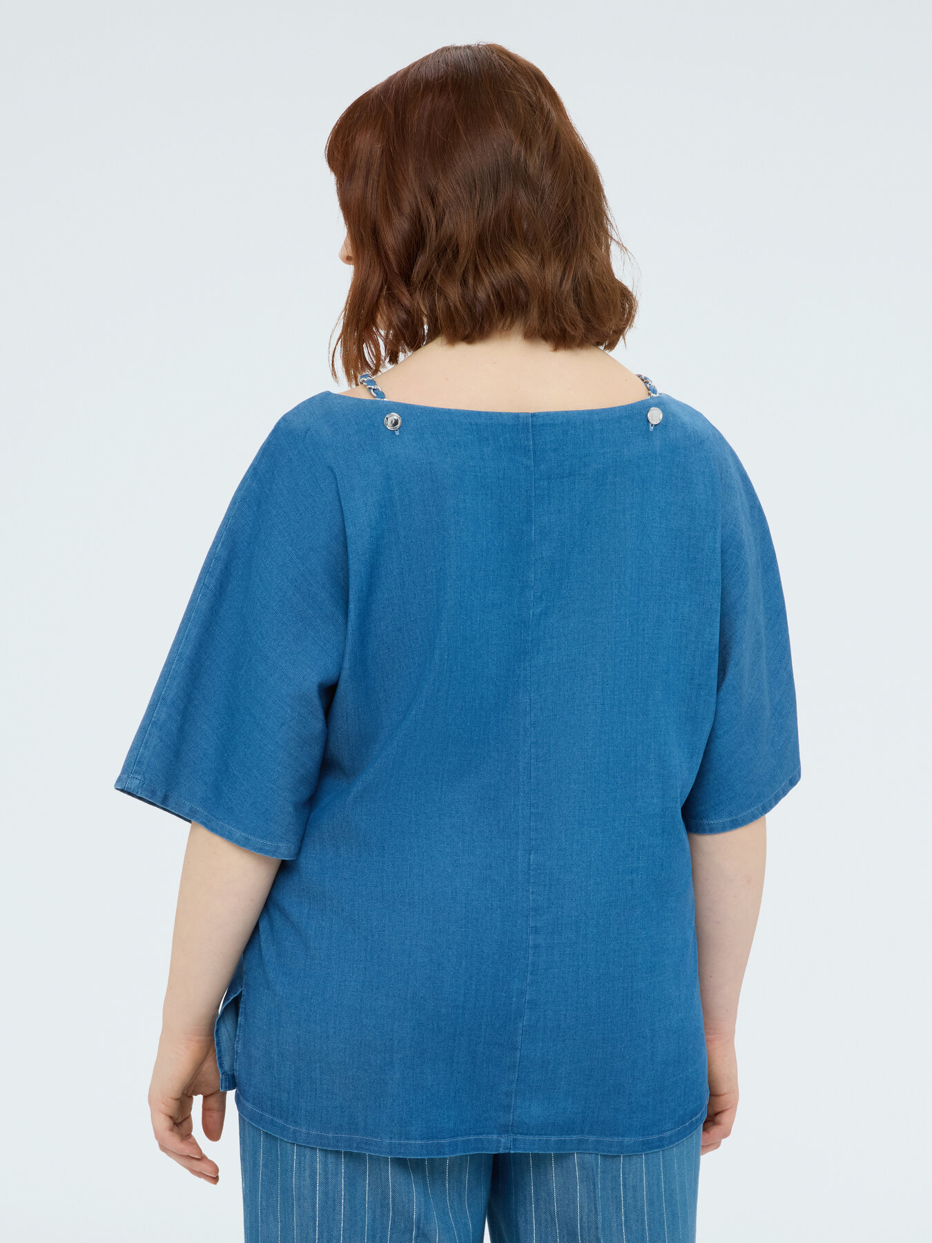 Blusa con scollo a barchetta in tencel image number 2