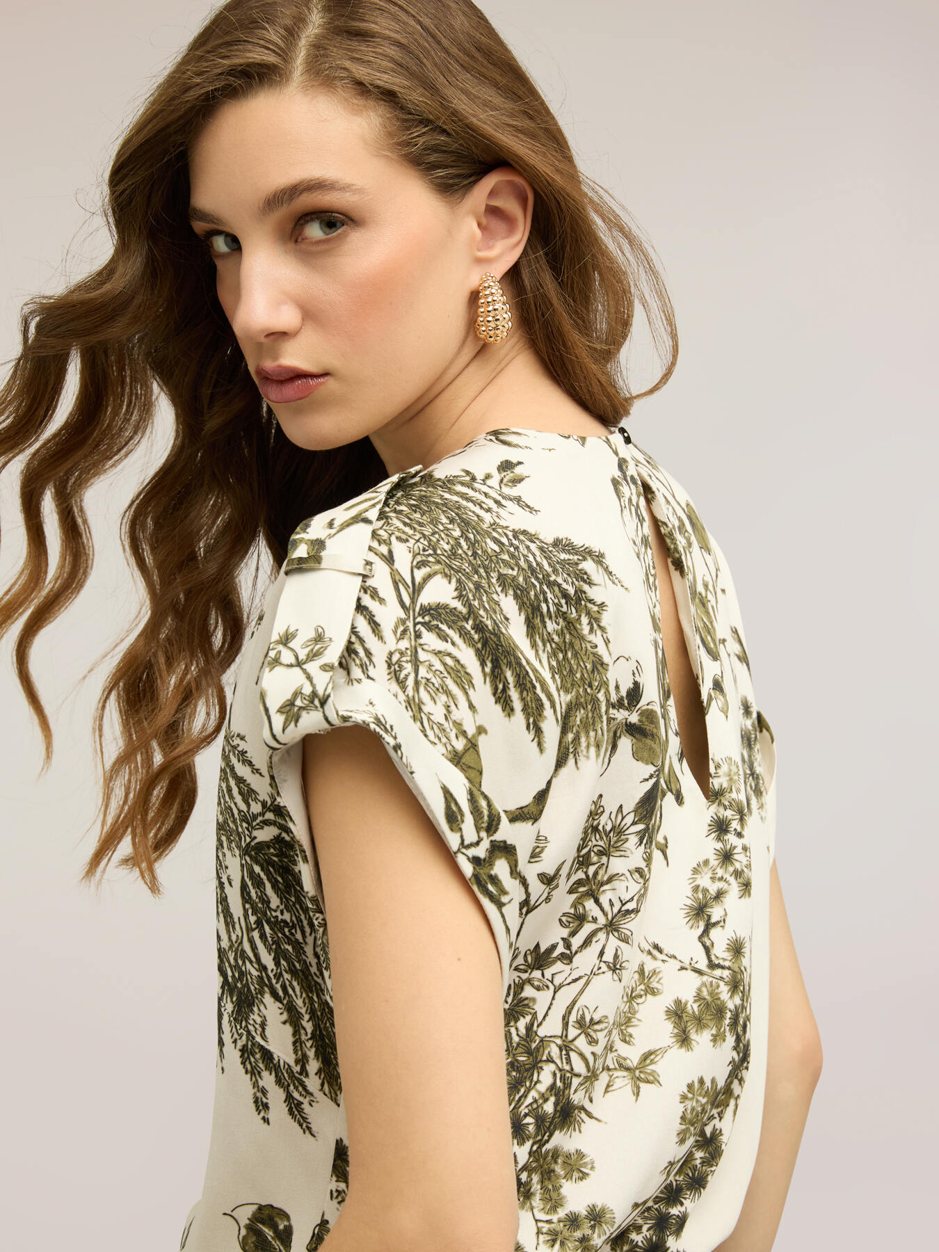 Satin blouse with botanical print image number 3
