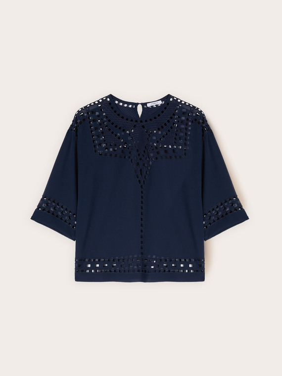 Bluză din georgette cu broderii ajour&eacute;
