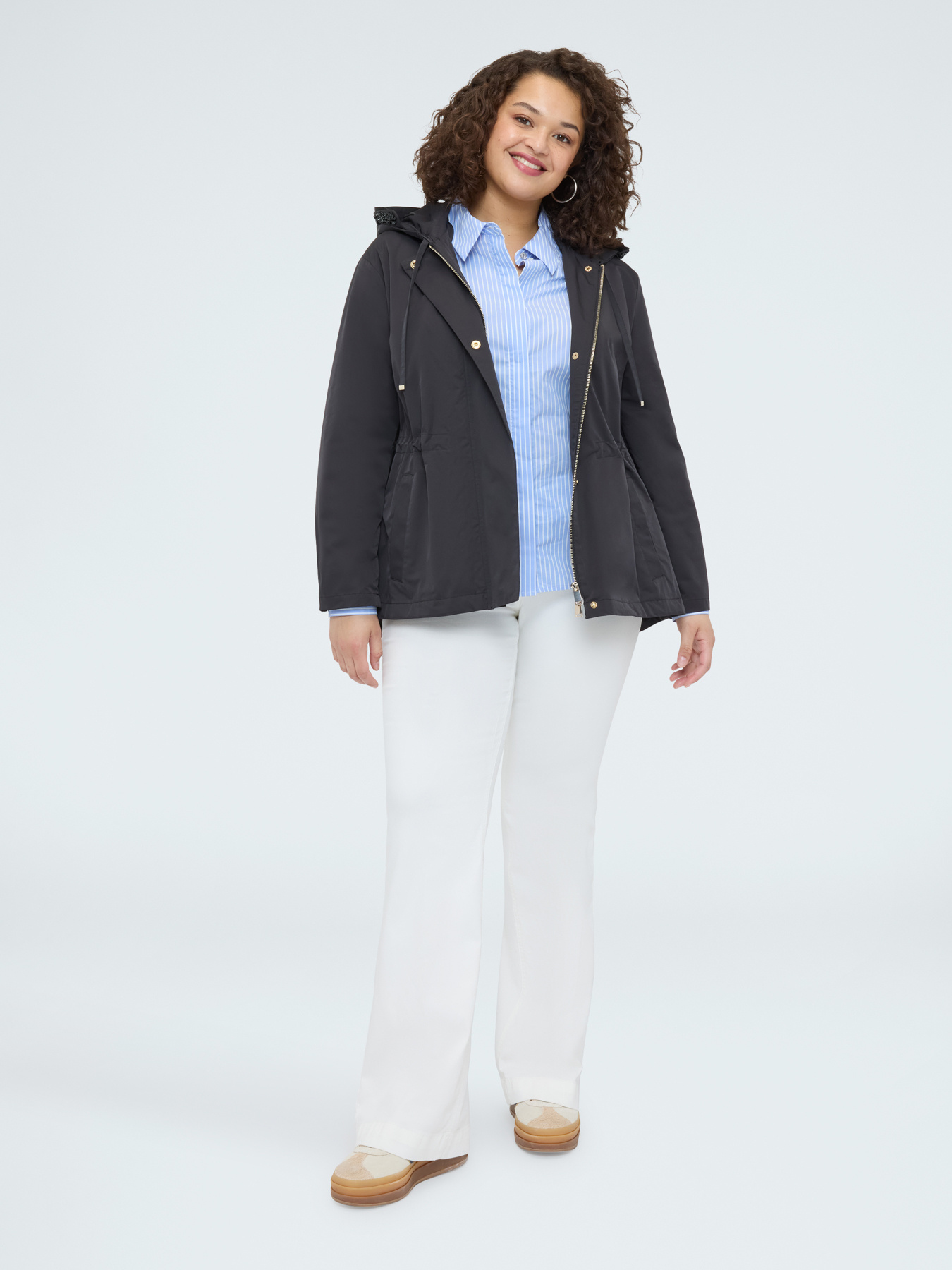 Parka mit Kapuze und Applikationen image number 3