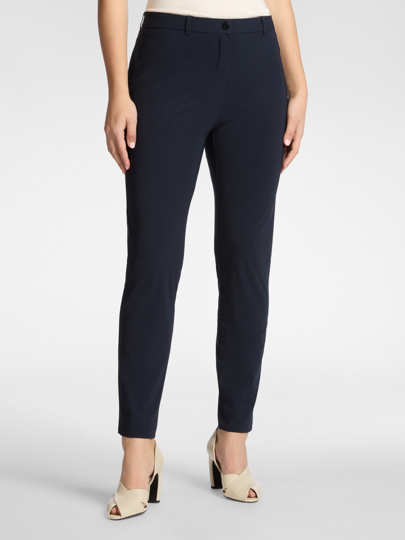 Chino pants in jersey image number 2