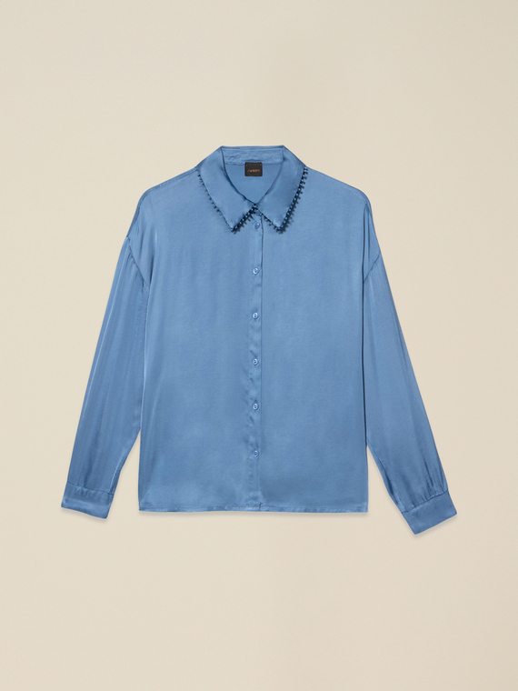 Camicia in raso con profili decorati