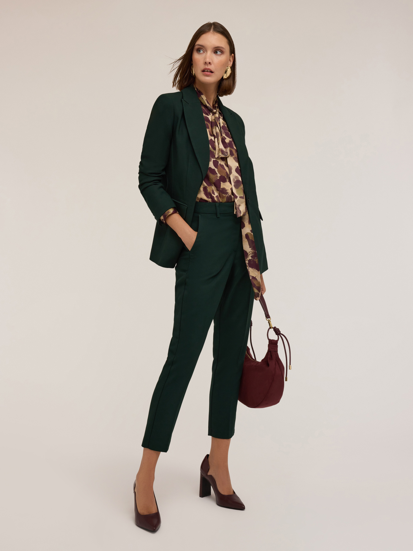 Regular trousers with pressed crease image number 0